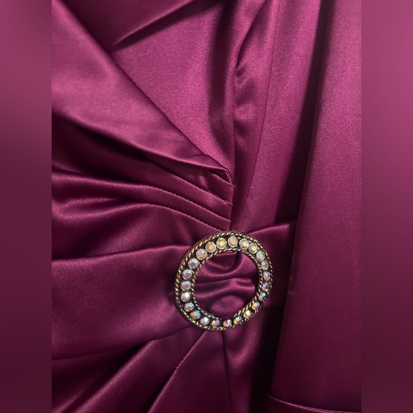 Alex Evenings Wine Satin Rhinestone Neck Mother Of The Bride Dress Size 12P - Picture 5 of 8